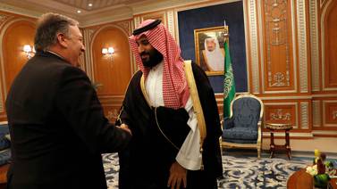 Pompeo se reúne con tropas de EE.UU. en Arabia Saudita durante visita centrada en Irán