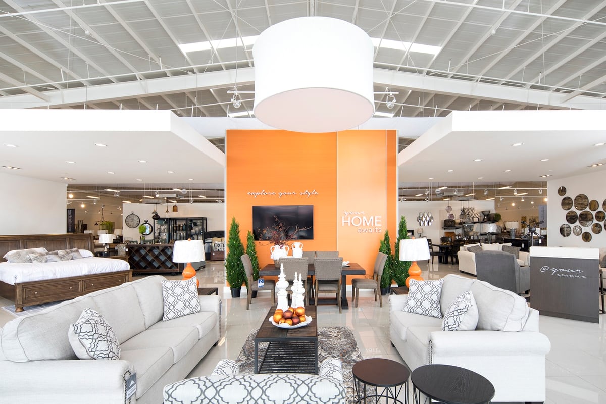 Ashley Furniture HomeStore invierte $4 millones en su segunda tienda en