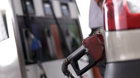 Usuarios pagarán incremento de ¢28 por litro de gasolina para devolver ¢7.511 millones a Recope